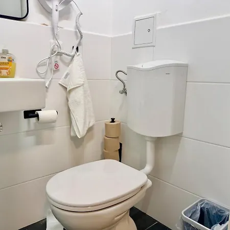 Prime Near Vienna - Free Parking Apartamento Gerasdorf bei Wien