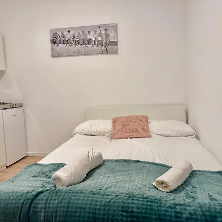 Prime Near Vienna - Free Parking *